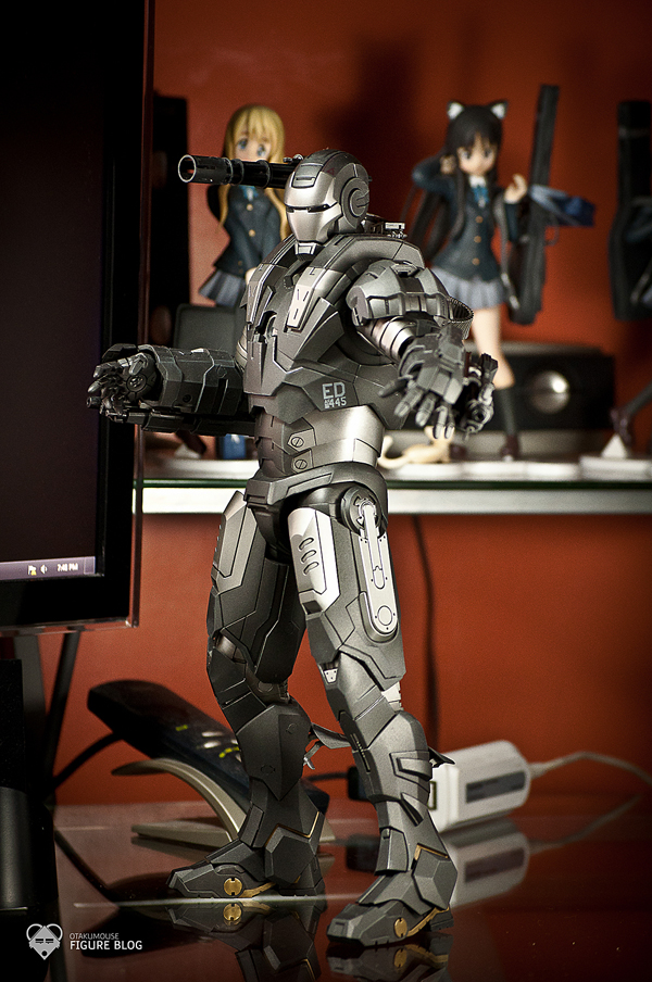 Review | Hot Toys: Warmachine 2 Hot Toys: Warmachine (2)