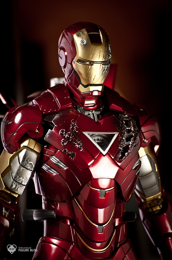 Hot Toys: Ironman Mark VI (9)