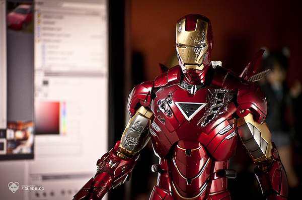 Hot Toys: Ironman Mark VI (11)