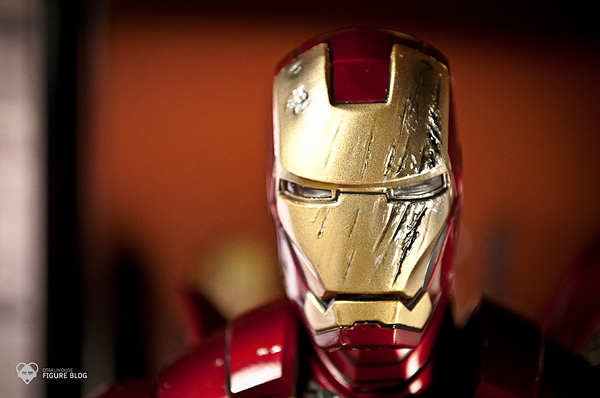 Hot Toys: Ironman Mark VI (17)