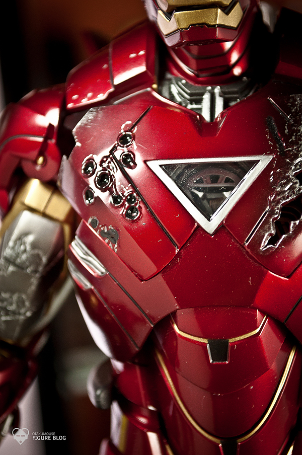 Hot Toys: Ironman Mark VI (18)