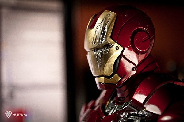 Hot Toys: Ironman Mark VI (20)