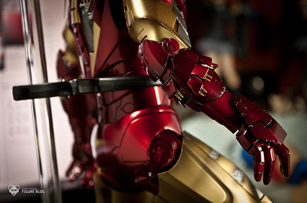 Hot Toys: Ironman Mark VI (30)