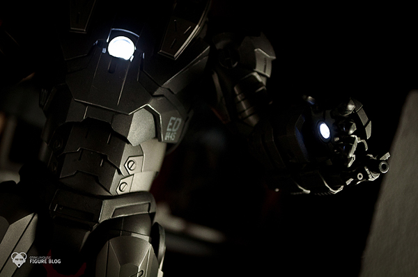 Review | Hot Toys: Warmachine 52 Hot Toys: Warmachine (52)