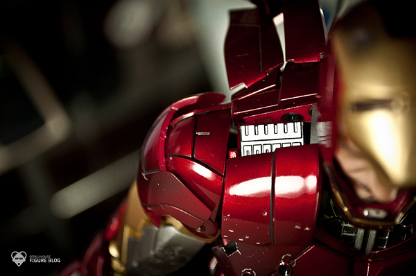 Hot Toys: Ironman Mark VI (43)