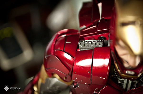 Hot Toys: Ironman Mark VI (44)