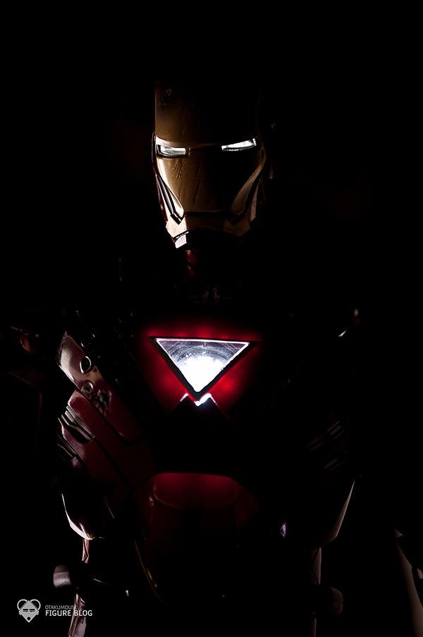 Hot Toys: Ironman Mark VI (49)