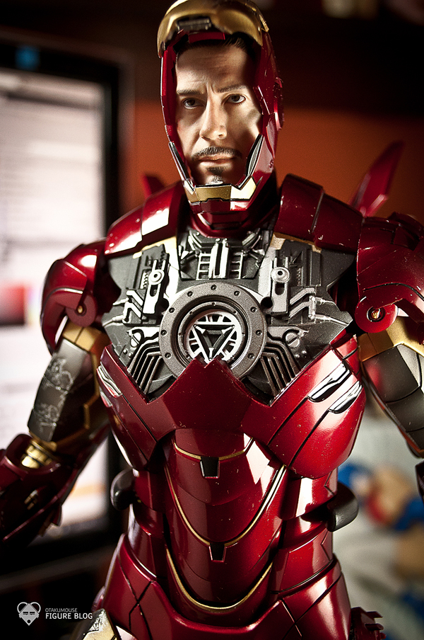 Hot Toys: Ironman Mark VI (51)