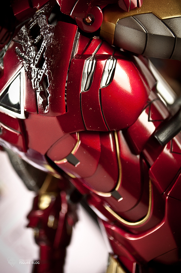 Hot Toys: Ironman Mark VI (53)