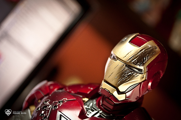 Hot Toys: Ironman Mark VI (54)