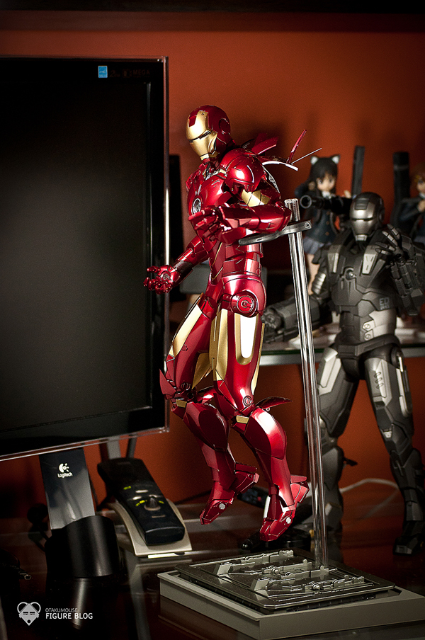 Review | Hot Toys: Ironman Mark IV 2 Hot Toys: Ironman Mark IV (2)