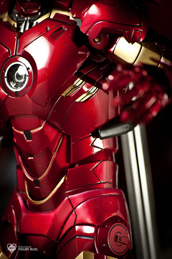 Review | Hot Toys: Ironman Mark IV 16 Hot Toys: Ironman Mark IV (16)