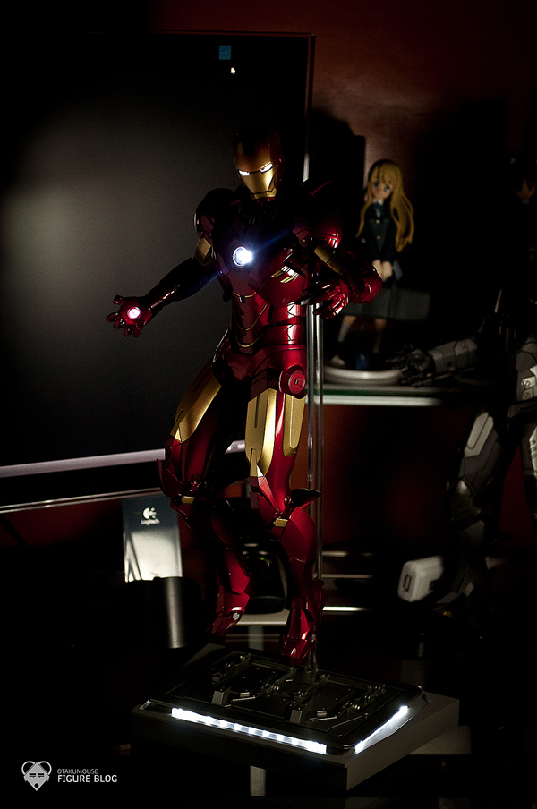 Review | Hot Toys: Ironman Mark IV 28 Hot Toys: Ironman Mark IV (28)