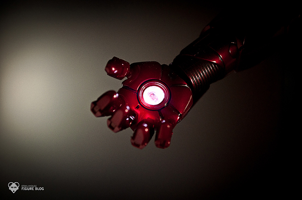Review | Hot Toys: Ironman Mark IV 31 Hot Toys: Ironman Mark IV (31)