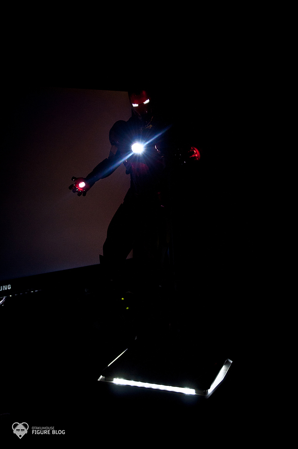 Review | Hot Toys: Ironman Mark IV 33 Hot Toys: Ironman Mark IV (33)