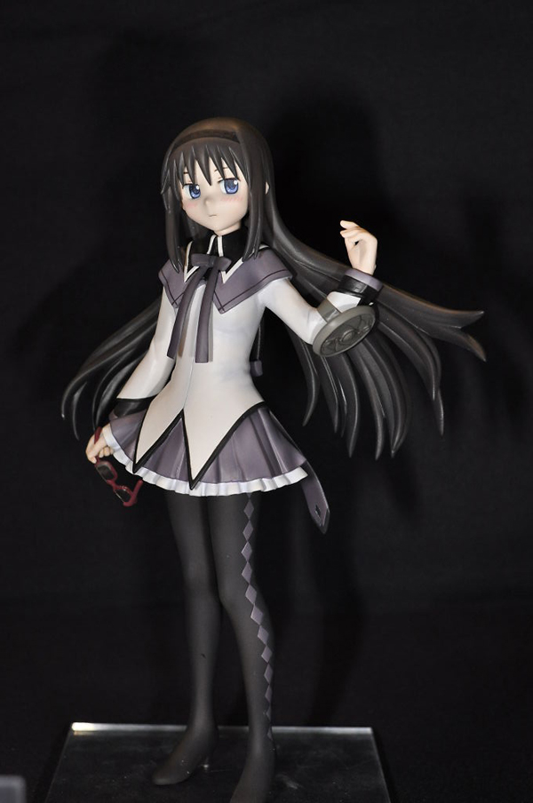 Report | Wonfes 2012 Winter: Garage Kits (67)