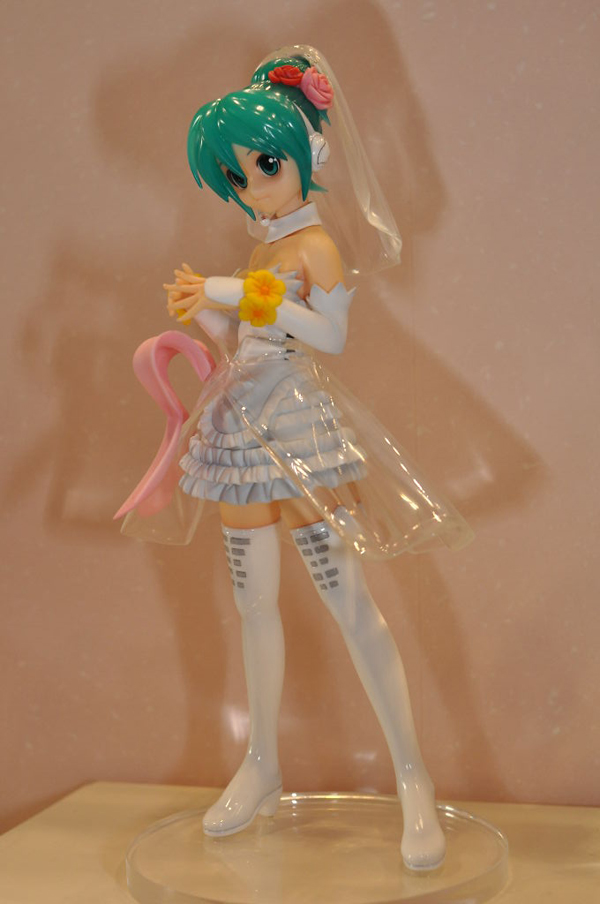 Report | Wonfes 2012 Winter: Garage Kits (23)