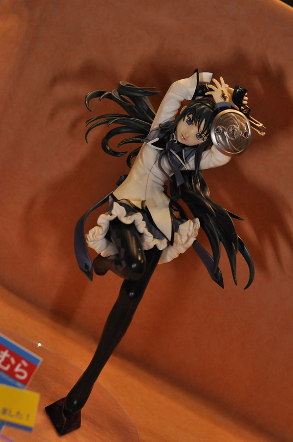 Report | Wonfes 2012 Winter: Garage Kits (15)