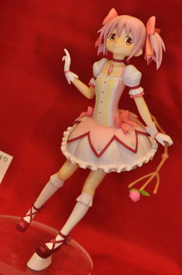 Report | Wonfes 2012 Winter: Garage Kits (14)