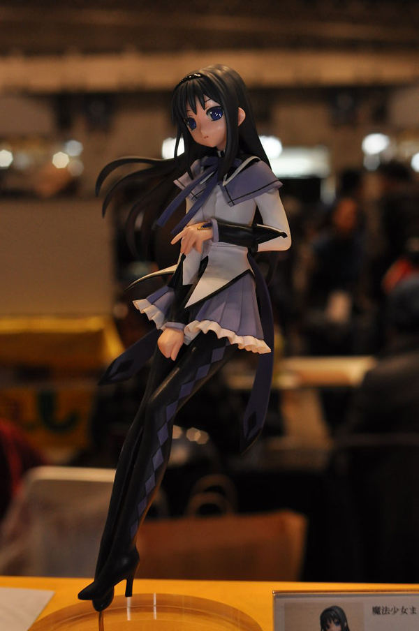 Report | Wonfes 2012 Winter: Garage Kits (9)