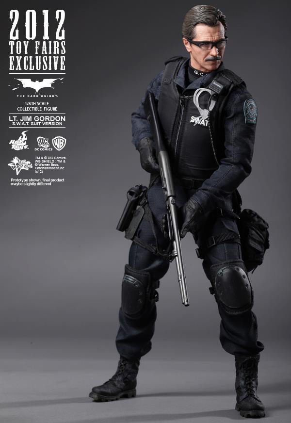 Preview | Hot Toys: Lt. Jim Gordon (SWAT Suit Ver.) (13)