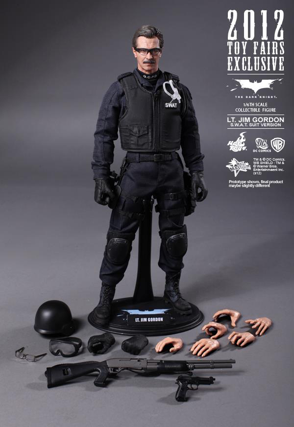 Preview | Hot Toys: Lt. Jim Gordon (SWAT Suit Ver.) 7 Preview | Hot Toys: Lt. Jim Gordon (SWAT Suit Ver.) (8)
