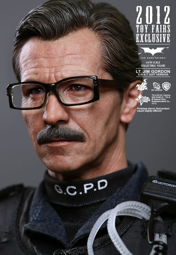 Preview | Hot Toys: Lt. Jim Gordon (SWAT Suit Ver.) (6)