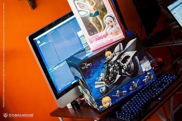 Saber Motored Cuirassier + Sonico Tokonatsu Get! 1 Saber Motored Cuirassier + Sonico Tokonatsu Get! (4)