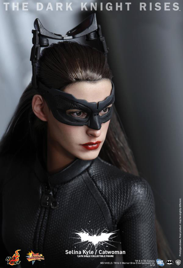 Preview | Hot Toys: Selina Kyle / Catwoman (14)