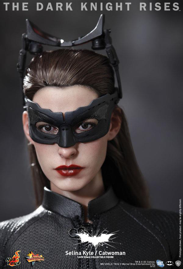 Preview | Hot Toys: Selina Kyle / Catwoman (13)