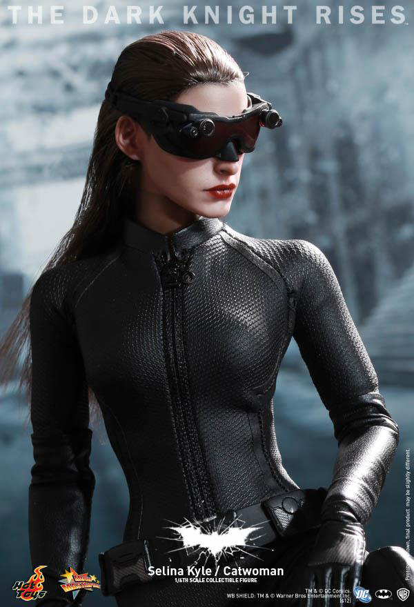 Preview | Hot Toys: Selina Kyle / Catwoman (9)