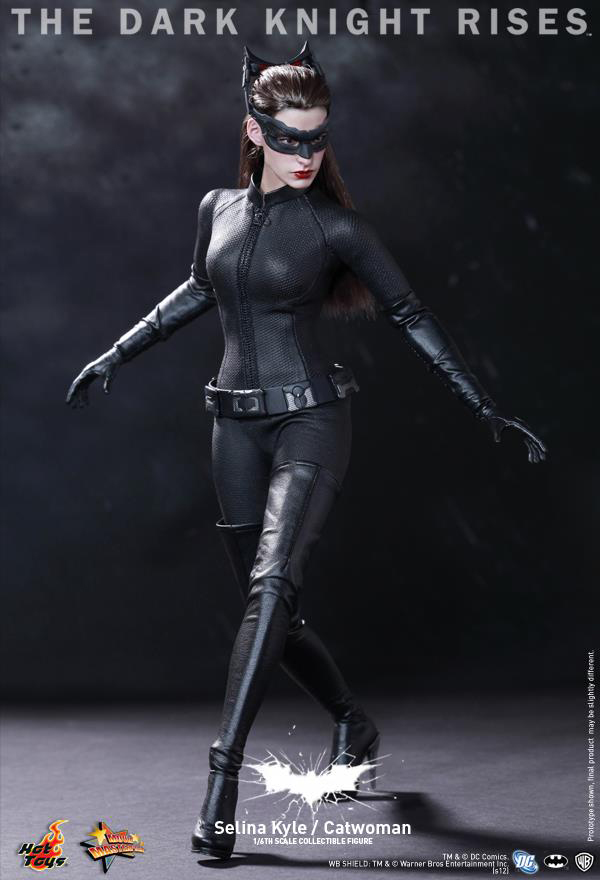 Preview | Hot Toys: Selina Kyle / Catwoman (6)