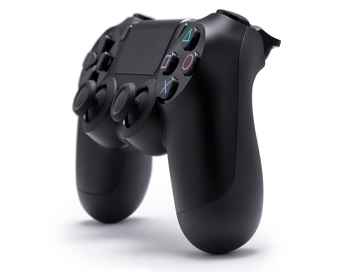 A "Bigger" Look at Playstation 4's new Dual Shock 4 Controller(2)