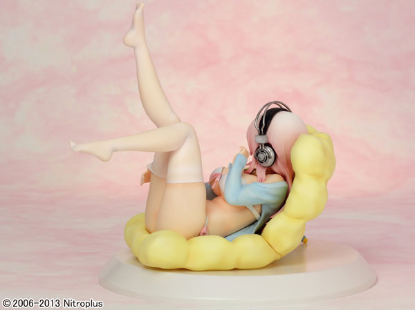 Preview | Griffon: Sonico (Bikini and Sofa Ver.) (2)