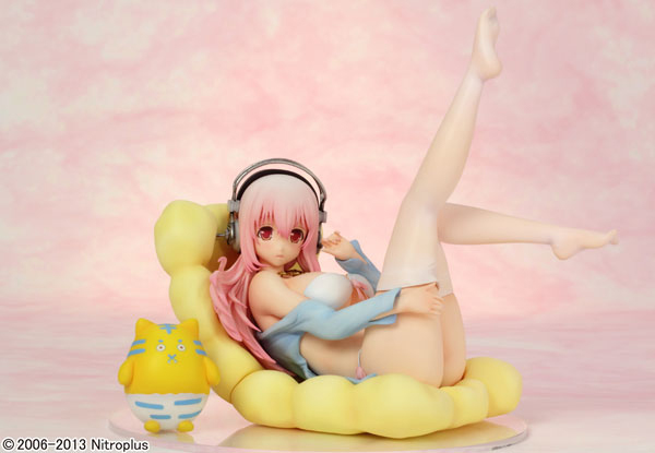 Preview | Griffon: Sonico (Bikini and Sofa Ver.) (5)