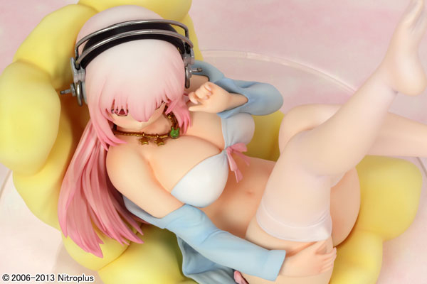 Preview | Griffon: Sonico (Bikini and Sofa Ver.) (14)