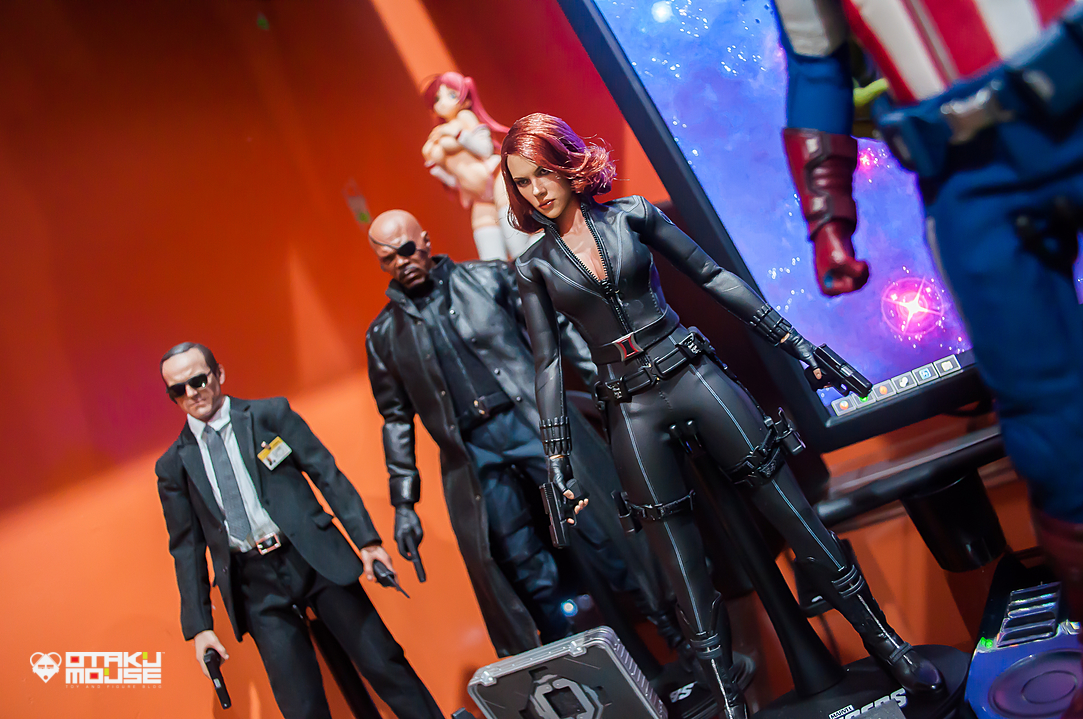 Hot Toys Avengers Line Complete (9)